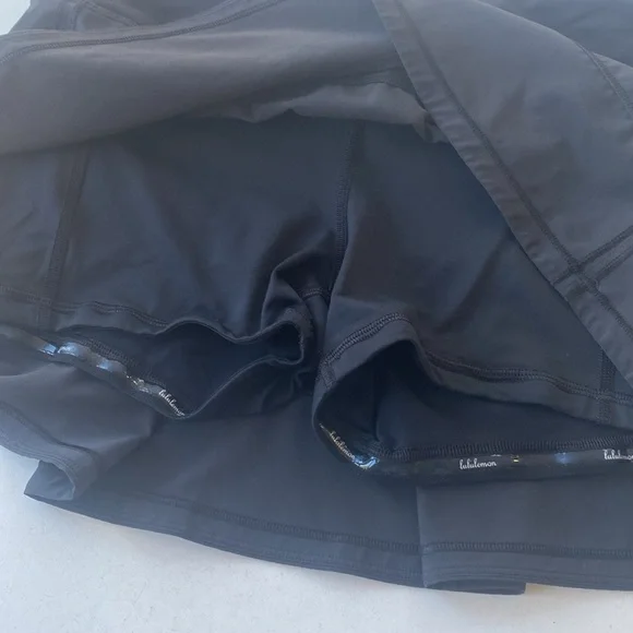 Lululemon Black Rival Skirt . 6 Reg - Picture 3 of 6